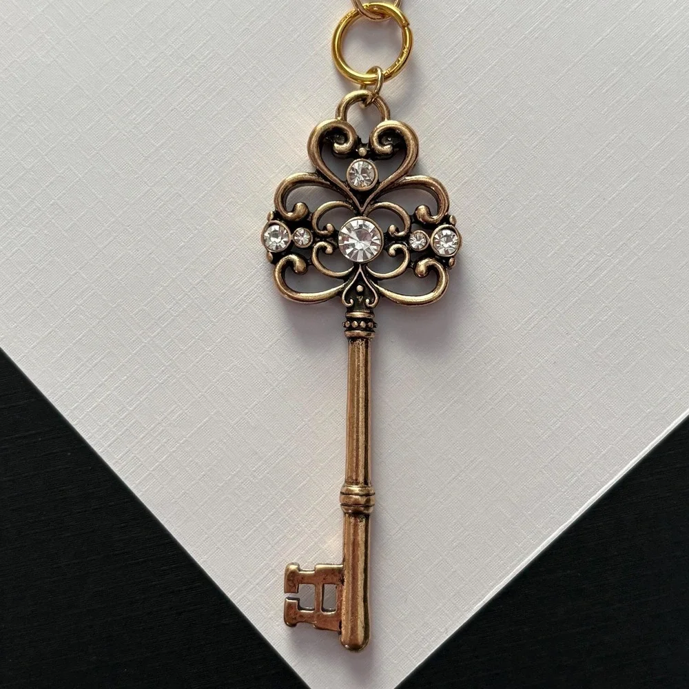Vintage Style‎ Skeleton Key Purse Charm Keychain with Rhinestones Bag Accessory